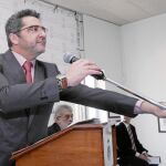 Paso al frente de Limones para liderar el PSOE sevillano y unir a los críticos