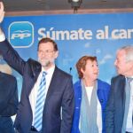 Miguel Ángel Cámara, Mariano Rajoy, Pilar Barreiro y Ramón Luis Valcárcel, momentos antes del mitín