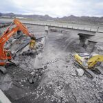 El puente de la autovía A-7 que la riada se llevó a su paso
