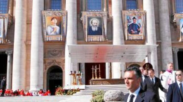El Papa, subido al papamóvil en un momento de la celebración