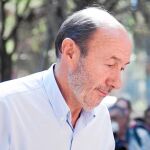 El PSOE promete ahora colocarse «enfrente» de los independentistas
