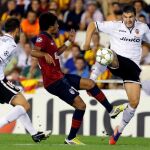 El Valencia se regala un importante triunfo en su centenario en el torneo (2-0)