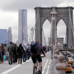 Imagen del puente de Brooklyn a primera hora de la mañana