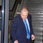 El abogado de Fernando Mellet, José Manuel Carrión, a su entrada ayer en la Audiencia Provincial para la constitución del jurado