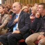 El candidato del PP por Valencia, Esteban González Pons, propuso liberalizar el sistema de los derechos de autor, una ley de mecenazgo, cambiar la ley de propiedad intelectual y promocionar el deporte base.