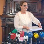 Las boticas valoran desconvocar los paros tras la cita con Mato