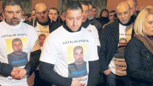 Los porteros, en silencio por «Cata»