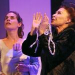Olalla Escribano (Melibea) y Gemma Cuervo (Celestina), en el montaje