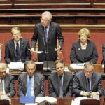 El primer ministro italiano, Mario Monti, desgrana en el Senado las claves de su programa de Gobierno