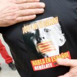 La legislación del Gobierno catalán condena la utilización del castellano en los rótulos de los comercios y limita el aprendizaje del mismo