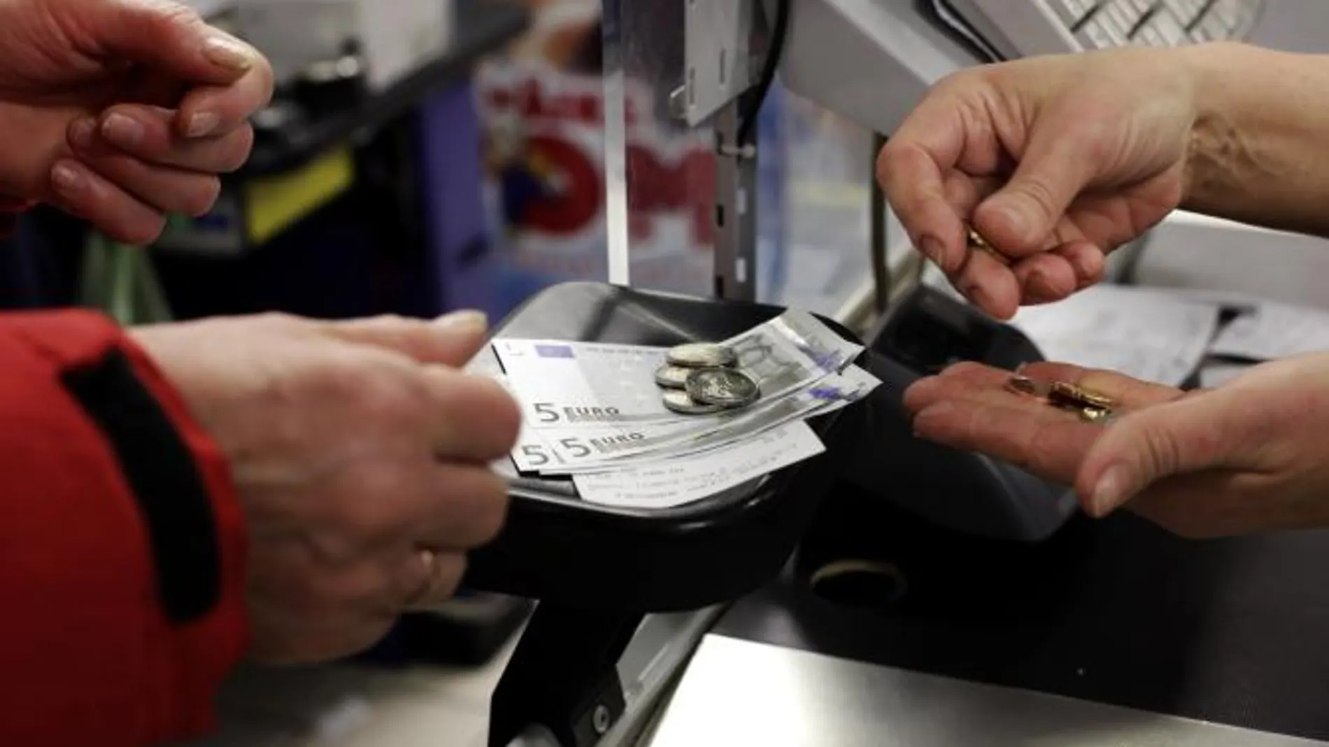 La limitación de pagos en efectivo empezará por las empresas