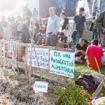 Los indignados amenazan con volver a acampar en la plaza Cataluña