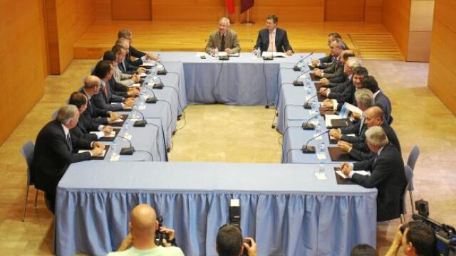 Gobierno oposición agentes sociales e institucionales logran un pacto anticrisis