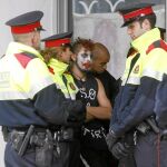 La Guardia Urbana desalojó ayer un local municipal «okupado» por la mañana