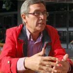 El cabeza de lista al Senado por los socialistas murcianos en las elecciones del 20-N, Ramón Ortiz, durante una entrevista con LA RAZÓN