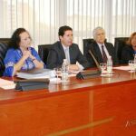 El consejero de Obras Públicas, Antonio Sevilla (3 izquierda), durante la Comisión de Política Territorial, Medio Ambiente, Agricultura y Agua, ayer en la Asamblea Regional