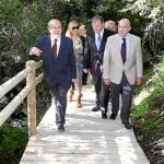 José Valín, Jesús Julio Carnero, Antonio Silván y Pilar del Olmo recorren una parte del tramo de este camino entre Olivares y Bocos