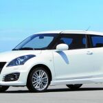 Cilindrada: 1.586 cc Potencia: 136 cv Vel. máxima: 195 km/h Acelerac. 0-100: 8,7s Peso: 1.045 kg Capac. depósito: 42 l. Dimensiones: 3,89/1,69/1,51 m Plazas: 4 Tracción: delantera Cambio: manual 6 velocid. Capac. maletero: 211 l Consumo medio: 6,4 l.