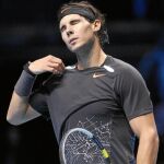 Nadal se lamenta después de uno de los puntos que ganó Tsonga en la red. El francés se clasificó para semifinales