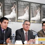Pedro Alberto Cruz, Rafael González Tovar y Antonio Najarro, en la presentación