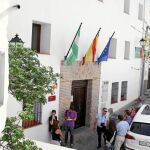 Destapan en Casares una red de blanqueo y detienen al ex alcalde