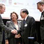 El presidente Fabra y la alcaldesa, ayer durante la inauguración de la jornada con empresarios chinos