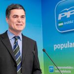 El PP reprocha a Griñán que no «dé la cara» y éste opta por hablar en Canal Sur