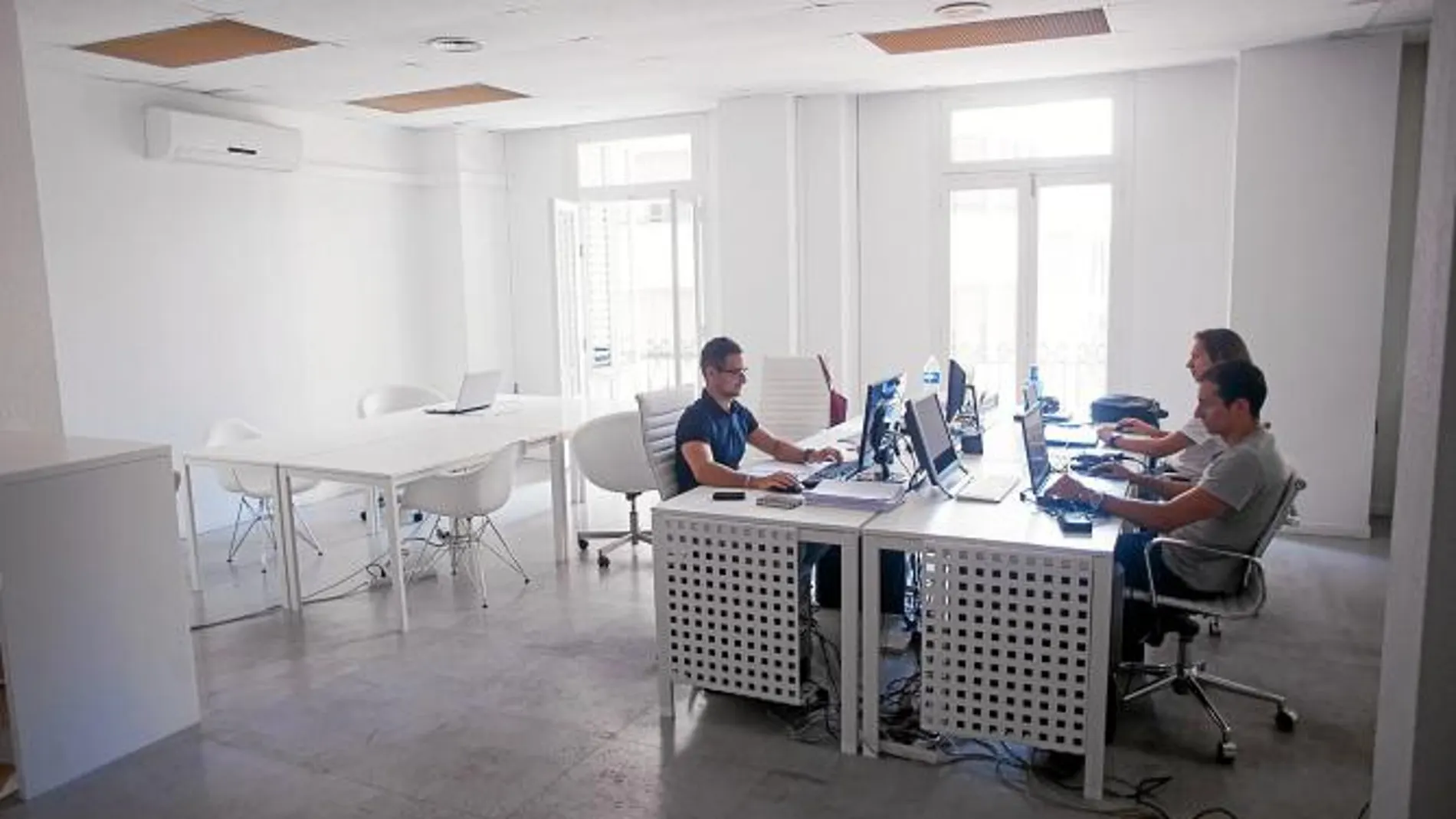 «Coworking» la nueva filosofía de trabajo conjunto en época de crisis