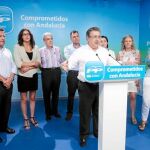 Zoido reclama una cita a Griñán para consensuar «soluciones»