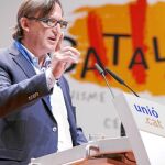 El ganador tiende la mano al perdedor: «Tienes mucho que hacer en UDC»