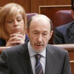 Rubalcaba ofrece diálogo un día antes de votar «no» a las reformas