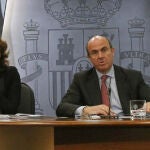 Rajoy baja hasta un 76% el sueldo de los directivos de bancos con ayudas