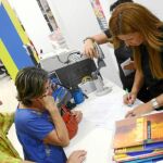 Los murcianos intentan ahorrar, realizando las compras del próximo curso escolar en el mes de agosto, ante la subida del IVA el 1 de septiembre