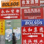 Una mujer pasea por el polígono de Cobo Calleja, ayer, en Fuenlabrada