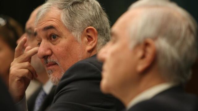 Cándido Conde-Pumpido (i), magistrado del Tribunal Constitucional y ex fiscal general del Estado