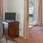 300 euros es el precio por habitación y noche del Hotel Londres de Inglaterra, donde se han alojado durante estos días los mediadores de la «conferencia de paz»