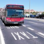 El carril bus ayudará a Tussam mejorar su velocidad comercial