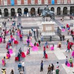 La emblemática Plaza Mayor se llenó de capotes y muletas de jóvenes de toda la Comunidad
