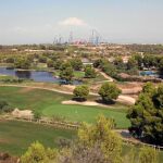 Terrenos adyacentes a Port Aventura y el golf en los que se situará el complejo Barcelona World
