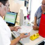 Salud retrasa un mes el cobro del copago farmacéutico del Gobierno