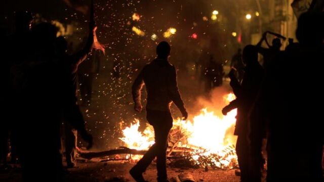 La violencia prende en Egipto tras la matanza del fútbol