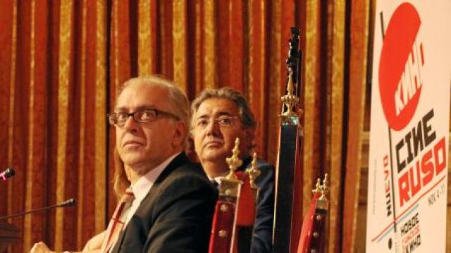 El equipo de Zoido, que ayer presentó el Festival de Cine de Sevilla, ejerce la acusación junto al PA abindemnizació