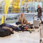 Motines y retrasos en Barajas, que sólo operó con dos pistas