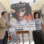 Rafael Gómez y Rosana, quien mostró su alegría ante su concierto del próximo sábado en el Teatro Romea