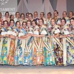 Imagen de las 26 falleras, mayores e infantiles, que conforman las Cortes de Honor para las Fallas del año que viene