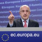 Almunia dice que Cataluña no podría pertenecer a la UE si se independiza