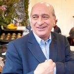 Jorge Fernández paseó ayer por la feria «Mercats de Mercats», que se celebra frente a la catedral de Barcelona