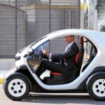 El príncipe Felipe inauguró la nueva nave de Renault en Valladolid, donde en un par de semanas comenzará a fabricarse en exclusiva mundial el nuevo Twizy