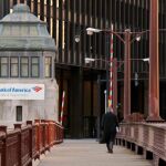 Entre los afectados por la decisión de S&P están Bank of America