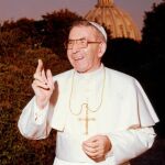 A Juan Pablo I se le conoce como «el Papa de la sonrisa»